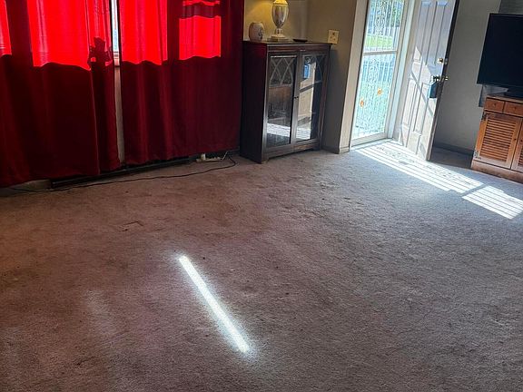 2nd image of 1144 Carolyn Ave
