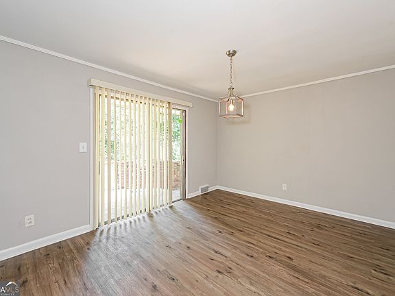 5th image of 3136 Gay Dr