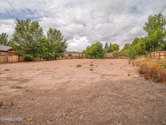 5th image of 4045 Lakeside Dr