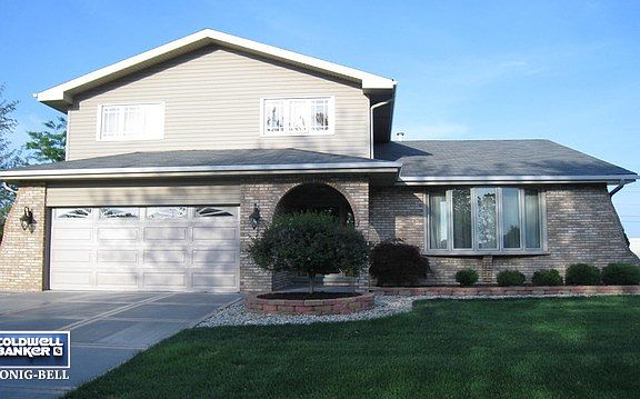 2nd image of 15501 S Badger Ln