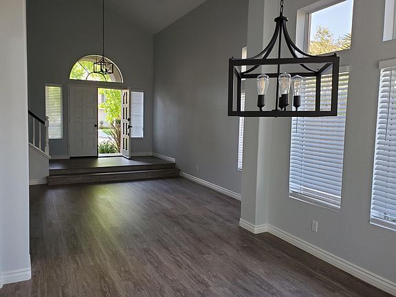 3rd image of 5034 Ladera Vista Dr