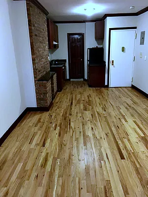 Rented by Metropolitan Equities | media 6