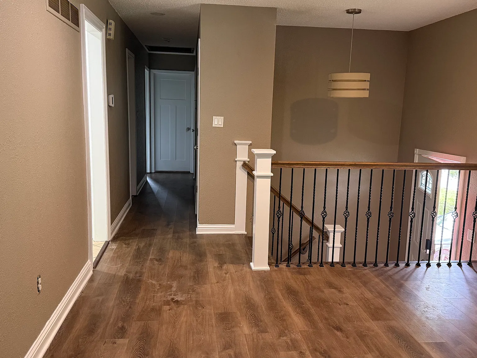 3 bed, 1056 sqft, $1,950 — Photo 3