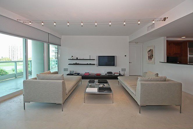 1st image of 20155 NE 38th Ct APT 805