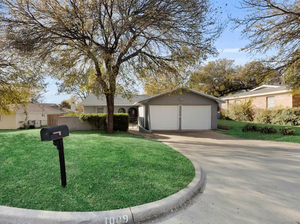 1009 Mary Dr, Hurst, TX 76053
