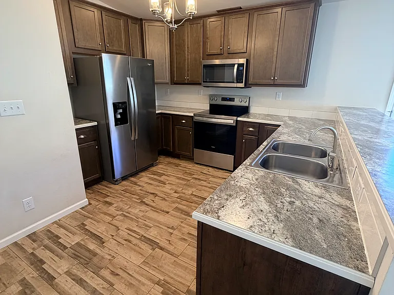 109 Grays Dr — Photo 1