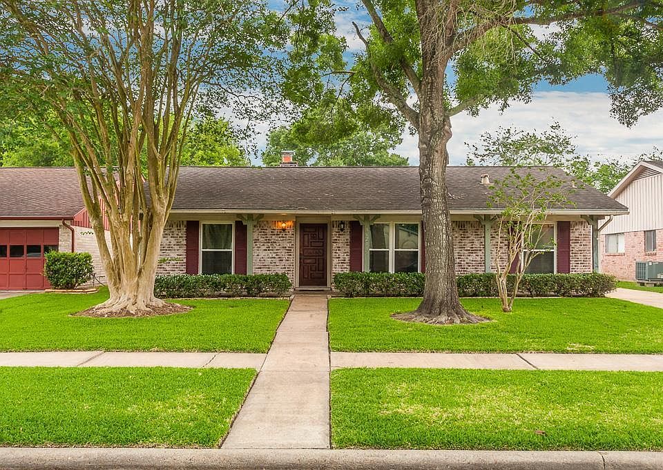 1st image of 16211 La Cabana Dr