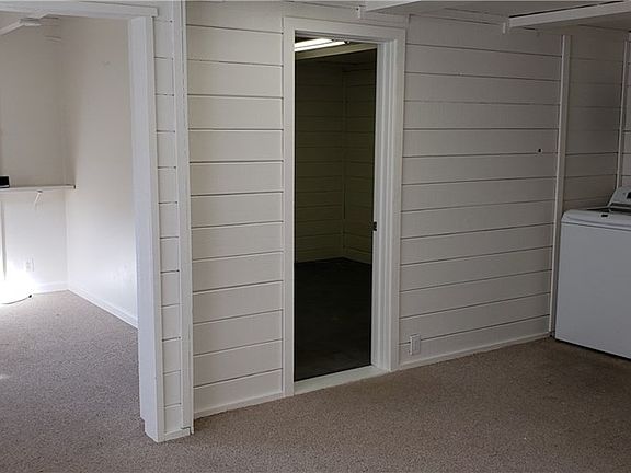 3rd image of 3250 Broad St