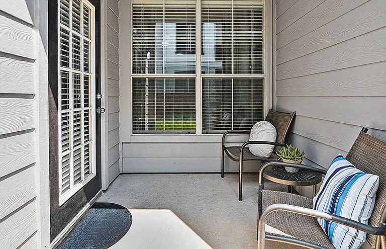 The Palms at Clear Lake Apartments — Photo 9