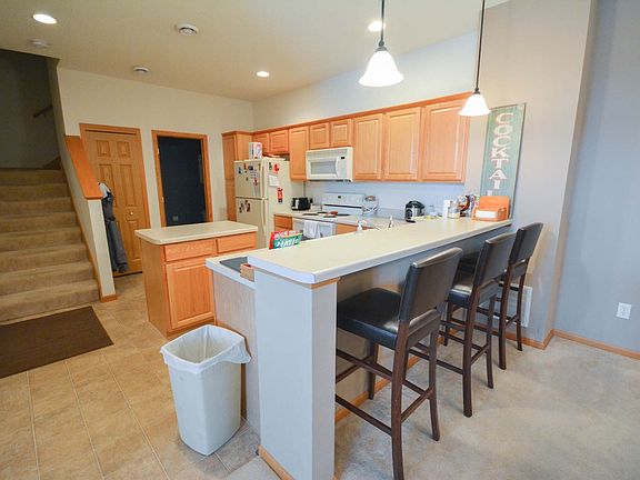 5th image of 5916 Sandcherry Pl NW