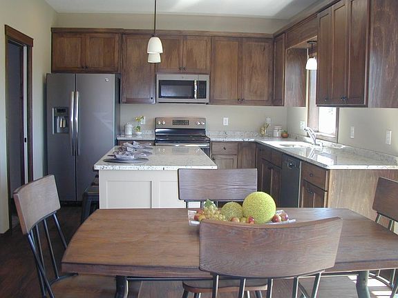 5th image of 2026 Red Oak Ln