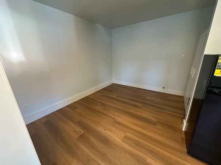 910 E Evelyn Ave — Photo 5