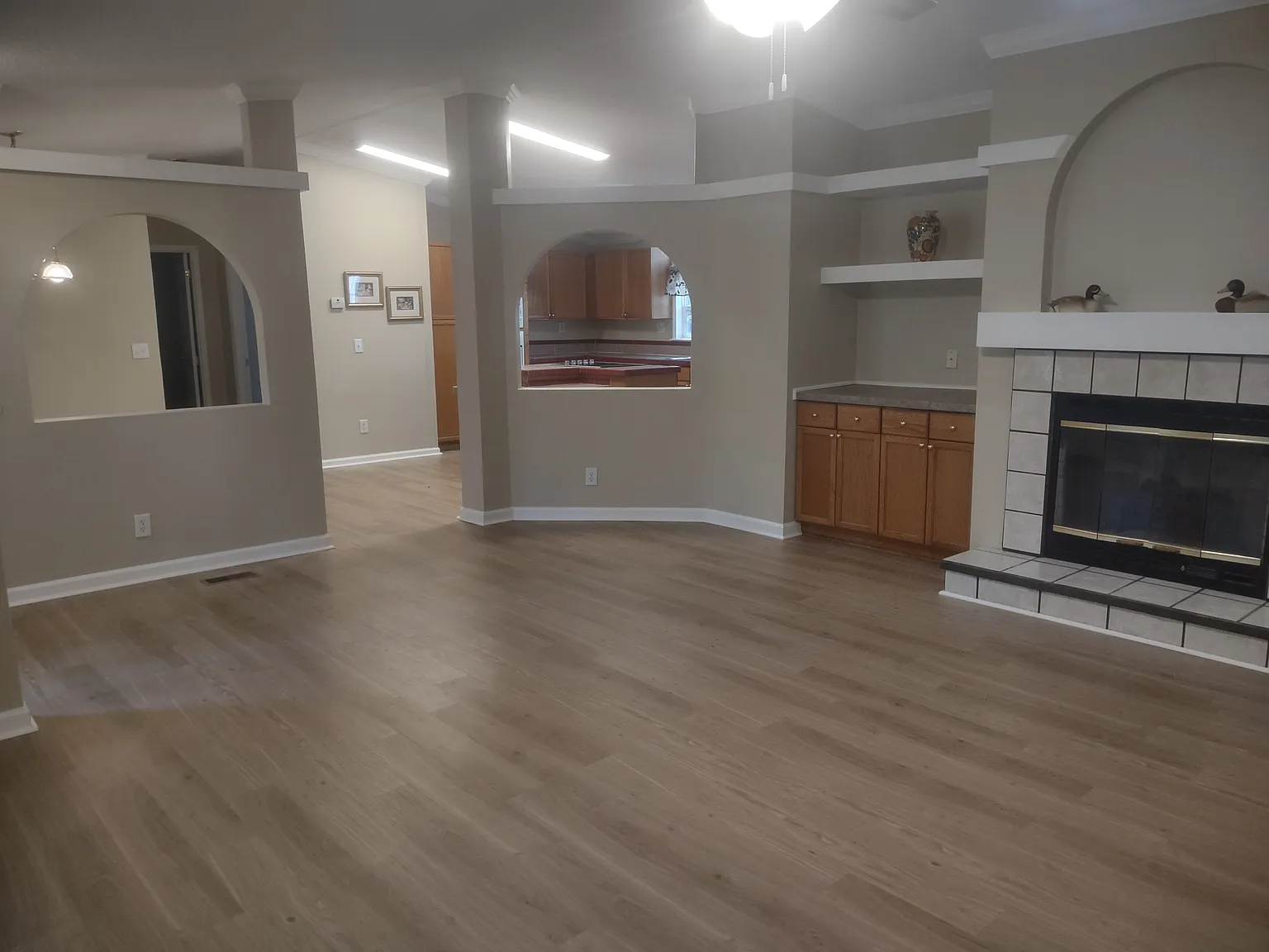 3 bed, 2100 sqft, $2,950 — Photo 3