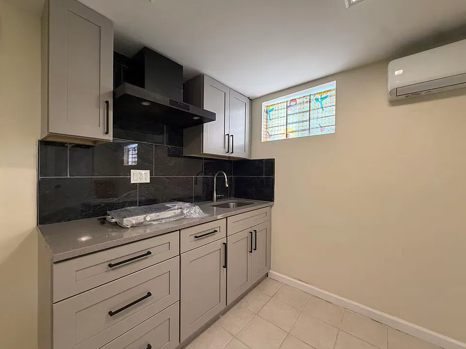 391 Stobe Ave #1