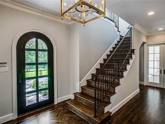 4th image of 2417 Brendenwood Dr
