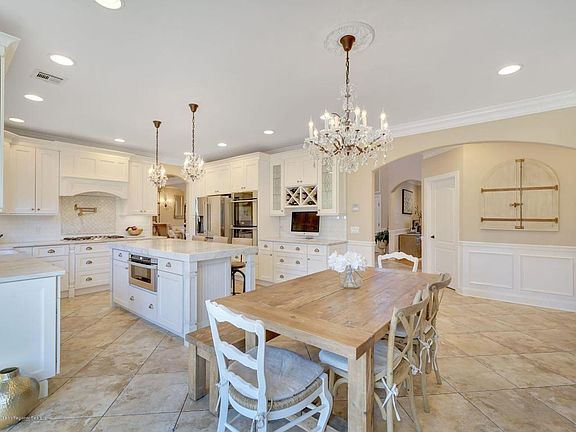 5th image of 1664 Jay Bird Ln