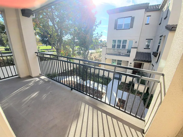 2nd floor balcony