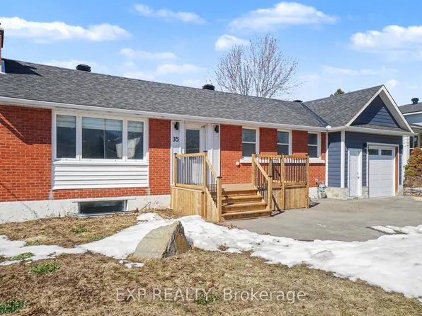 35 Withrow Ave, Ottawa, ON K2G 2H7
