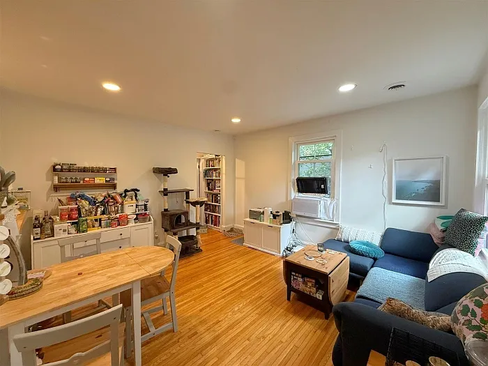 218 Harvard St #3 — Photo 6