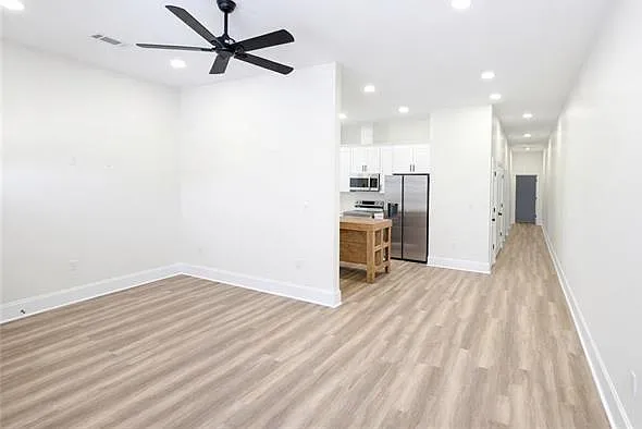 3 bed, 2.0 bath, 1277 sqft, $2,100 — Photo 4