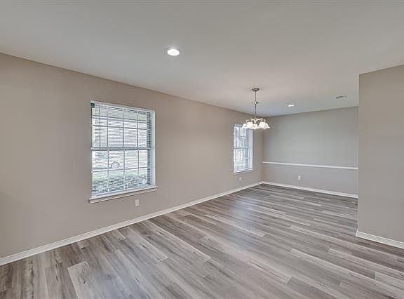 5th image of 805 Windsor Pl