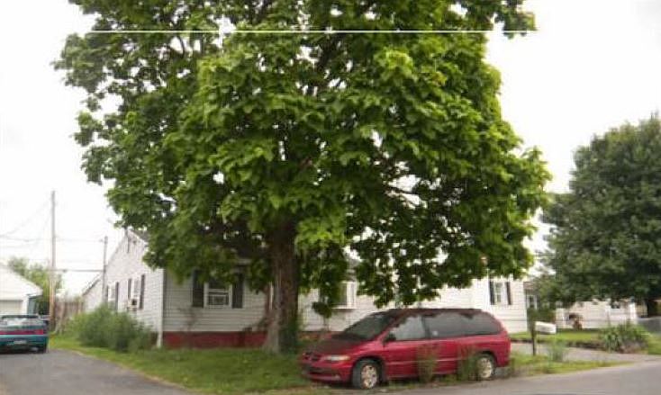 2nd image of 606 State Cir