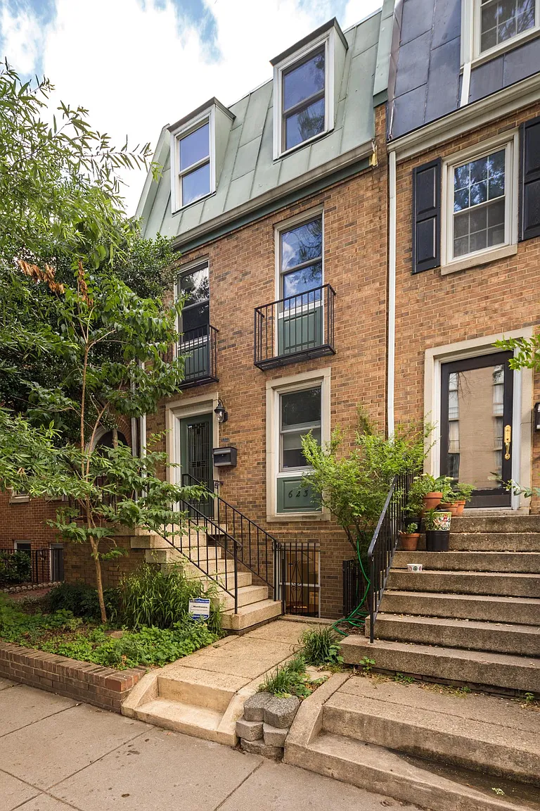 623 I St SW #B photo 1