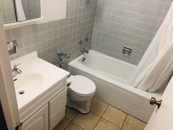 5th image of 3550 N Lake Shore Dr APT 1911