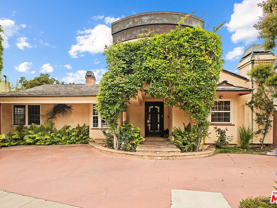1st image of 219 Entrada Dr
