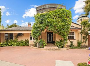 219 Entrada Dr, Santa Monica, CA 90402