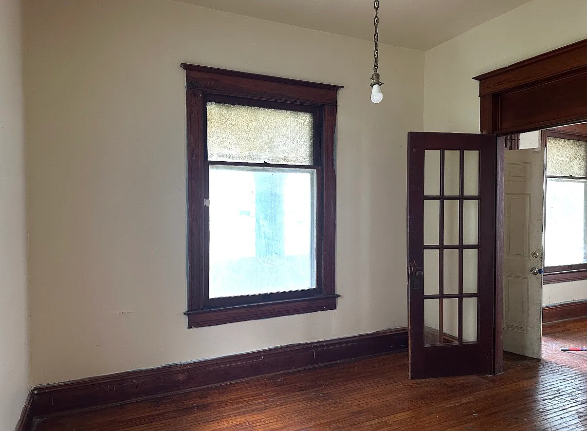 2 bed, 100 sqft, $865 — Photo 2