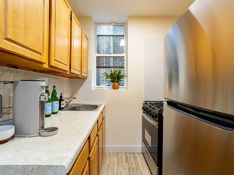 325 Lenox Ave #2 — Photo 7