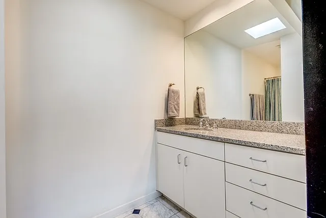 4122 Travis St #2 — Photo 14