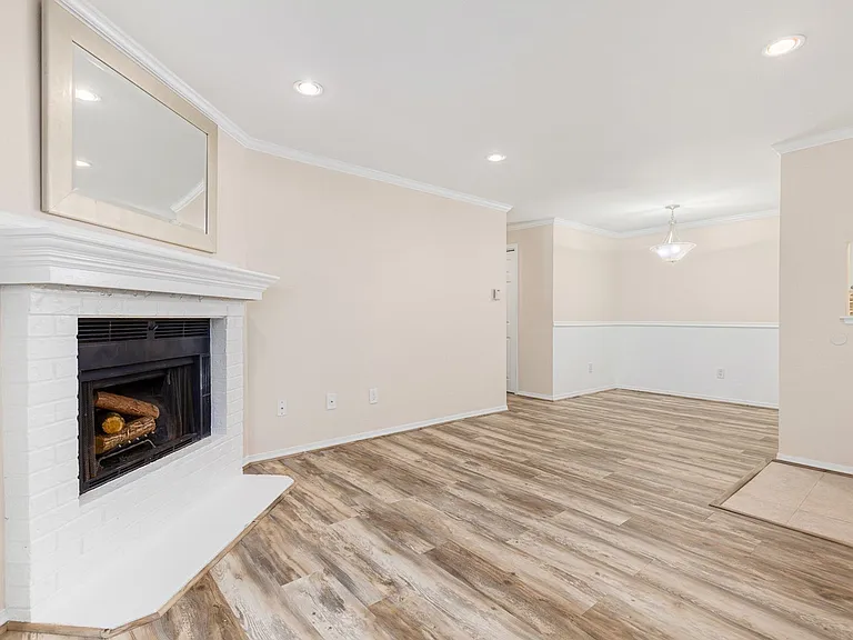14200 NE 171st St #E101 — Photo 7