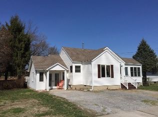 605 E Center St, Fairfield, IL 62837