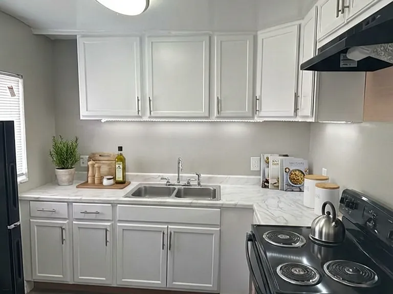 2045 Jammes Rd — Photo 1