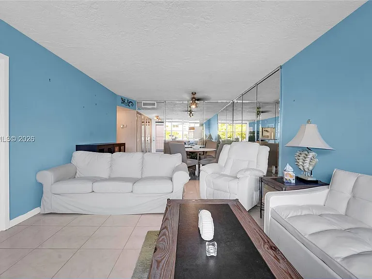 2861 Somerset Dr #301 — Photo 26