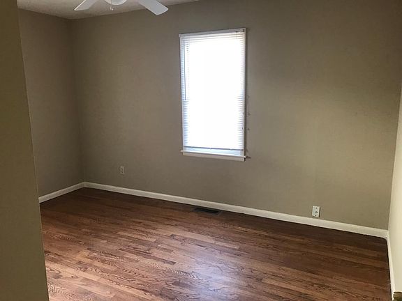 4th image of 1903 NE 55th St