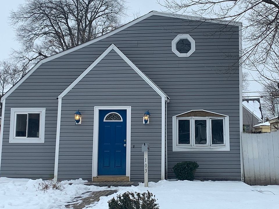 1st image of 103 E Willow Dr