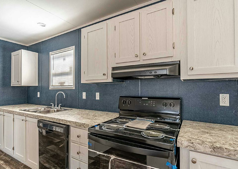1st image of 1704 Mlk Jr Blvd #142A