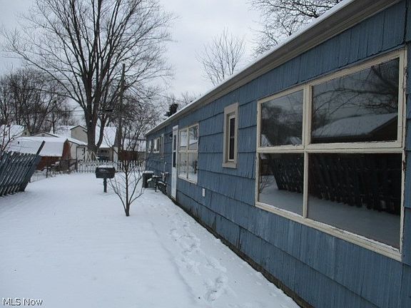 3rd image of 465 Woodmere Dr