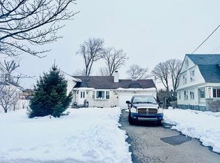 374 S Ocean Ave, Freeport, NY 11520