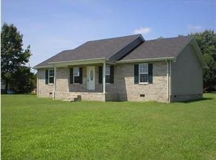 1197 Days Rd, Lafayette, TN 37083