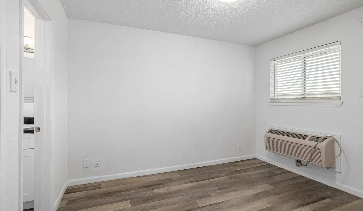 Altitude 405 — Photo 3