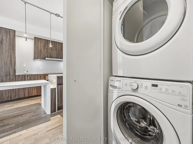 1 Bloor St E #3211 — Photo 21