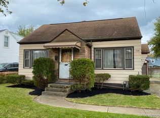 4630 Chapman Pkwy, Hamburg, NY 14075