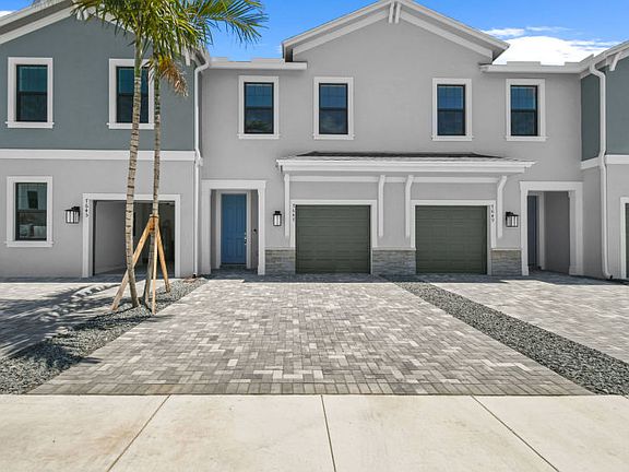 Townhome 6-Unit Exterior