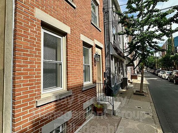 2nd image of 1229 E Oxford St APT B