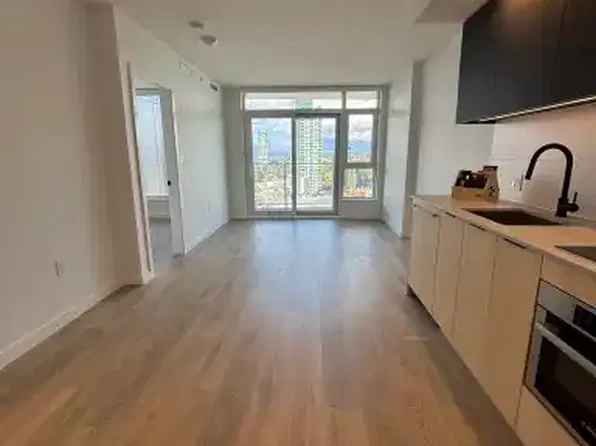 13738 Central Ave #1710, Surrey, BC V3T 0K6