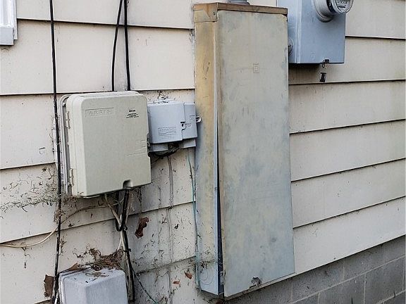 5th image of 6 N Quince Ave